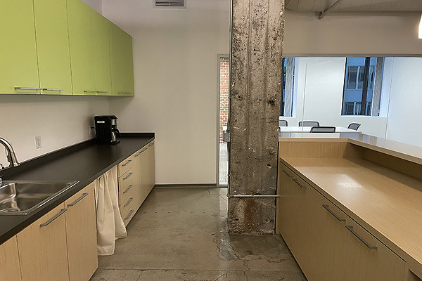 617W7th604ste0006