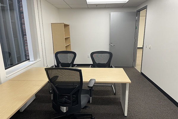 617W7th704ste0014