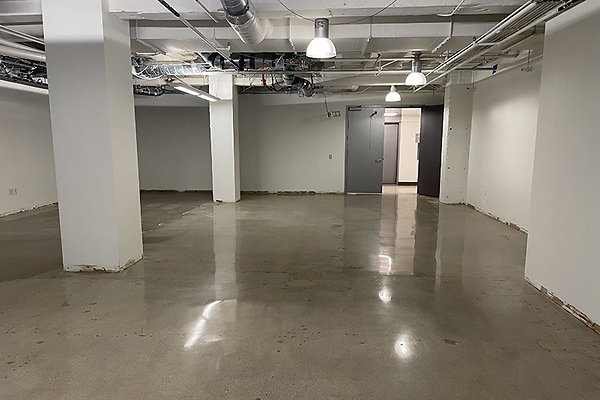 617W7th705ste0003