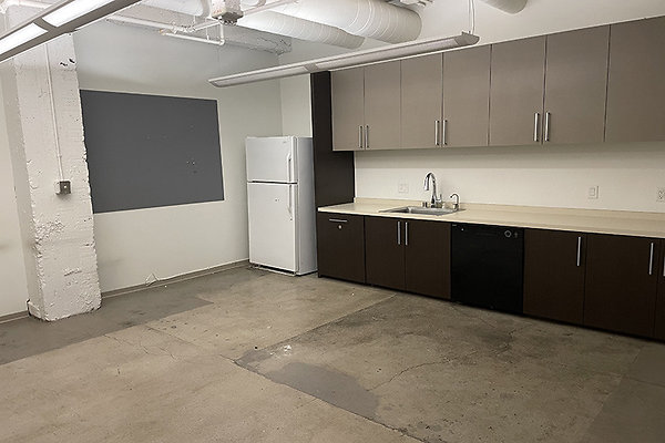 617W7th304ste0016