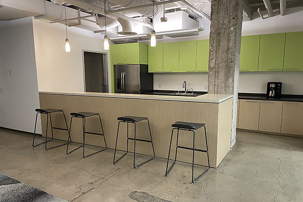 617W7th604ste0004