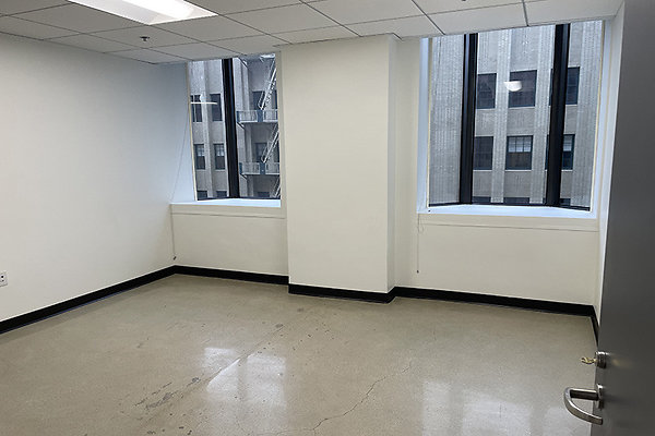 617W7th602ste0011