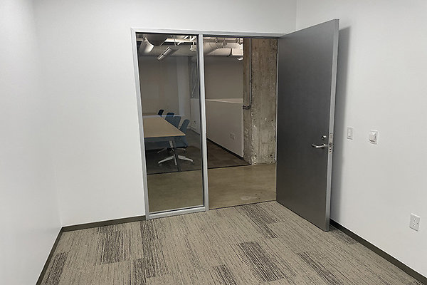 617W7th604ste0022