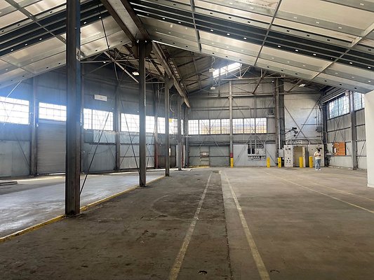 CE The Dudes Warehouse