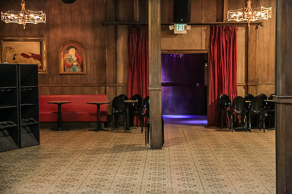 Club Los Globos LA 12