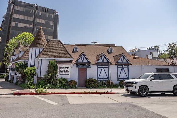 The Comedy Chateau