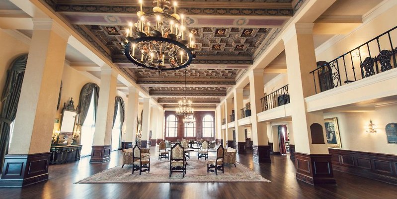 ebellofLA Lounge2