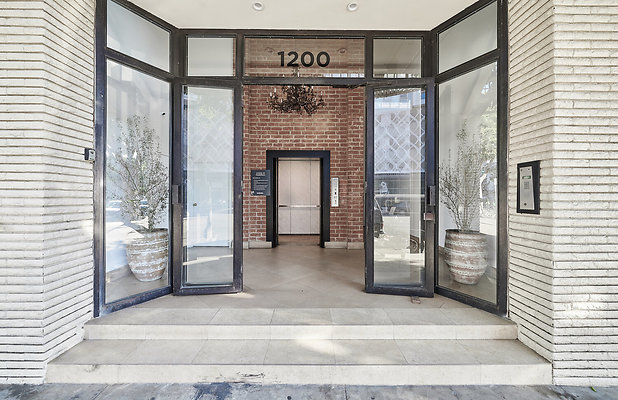 HudsonLoft entrance 03