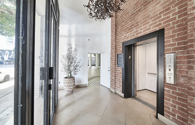 HudsonLoft entrance 01