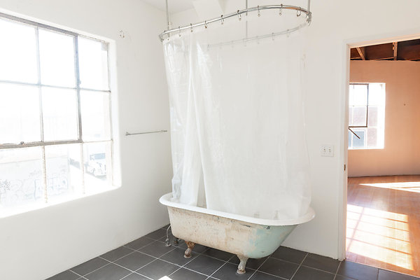 14002 bath 2