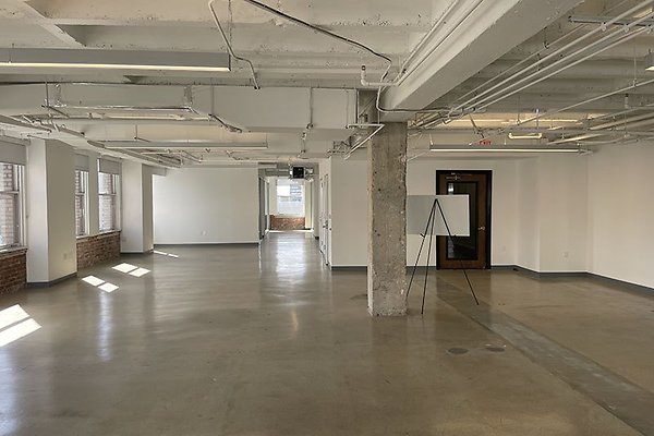 315W9th700Ste0004