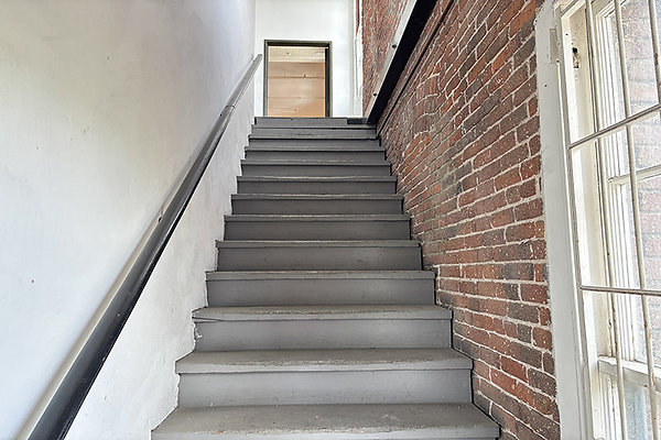 2140Bld2ndFl0111