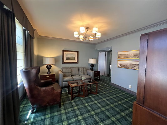 The Country Club Suite3