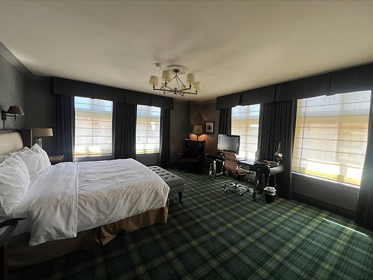 The Country Club Suite2