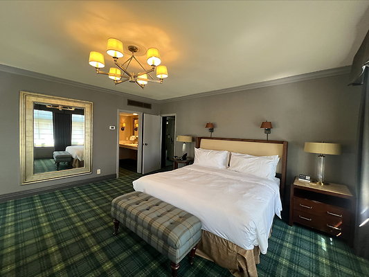 The Country Club Suite1